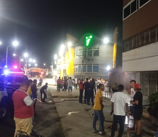 Incendio consumió venta de repuesto en Coro