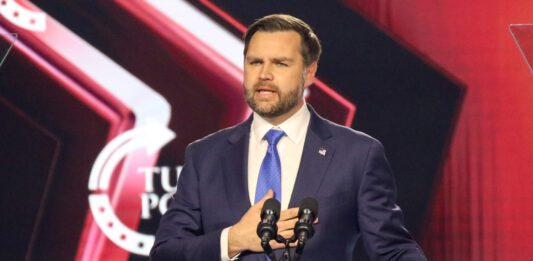 Vance sobre Venezuela: «No puedes vender petróleo si no sirve a los intereses de EE.UU.»