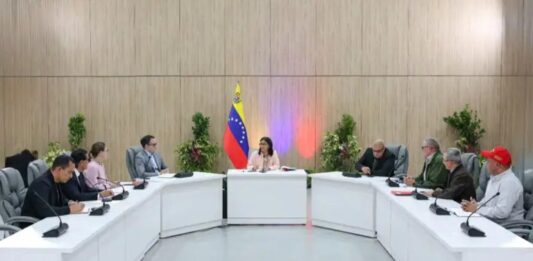 Delcy Rodríguez anuncia su sustituto en la vicepresidencia Económica