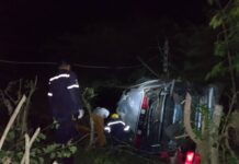 Dos lesionados dejó vuelco de vehículo en Tocópero