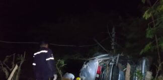 Dos lesionados dejó vuelco de vehículo en Tocópero