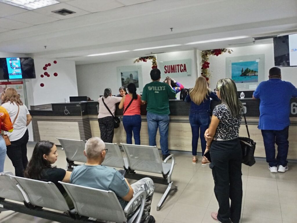 SUMITCA continúa beneficiando a adultos mayores de Carirubana