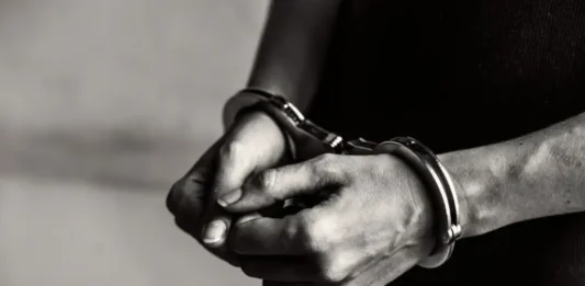 Miami | Regresan avión para capturar a sospechoso de tiroteo en cafetería Miami | Regresan avión para capturar a sospechoso de tiroteo en cafetería