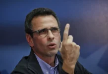Capriles aboga por una transición democrática con garantías Capriles exige una transición democrática con garantías