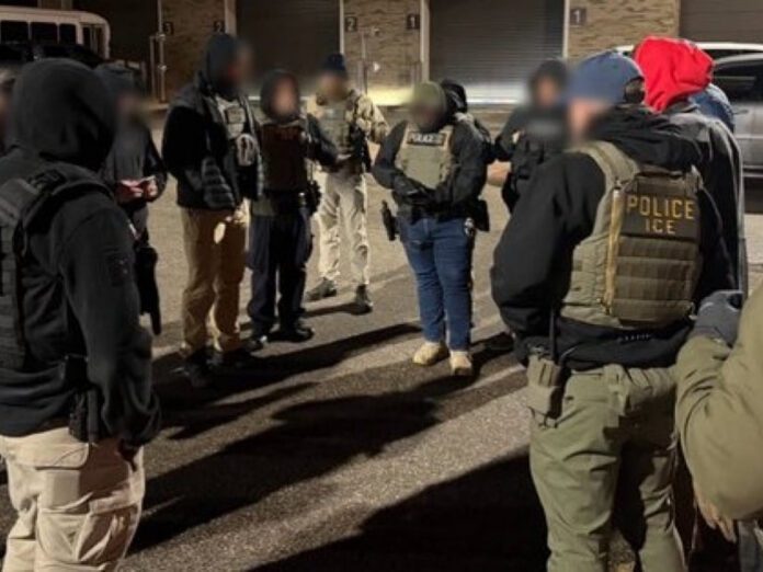 mujer-plan-arma-matar-agentes-ICE Mujer pretendía comprar un arma para matar a agentes del ICE