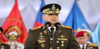 Padrino López: cambios en la FANB le dan «consistencia, coherencia y continuidad» El ministro de la Defensa, Vladimir Padrino, afirmó este jueves que los cambios recientes en la Fuerza Armada Nacional Bolivariana (FANB) tienen como propósito «darles continuidad a las políticas educativas» y también «la continuidad en el ejercicio del mando en todas las unidades operativas».