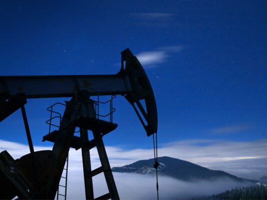 El petróleo podría bajar de 60 dólares este año El petróleo podría bajar de 60 dólares este año