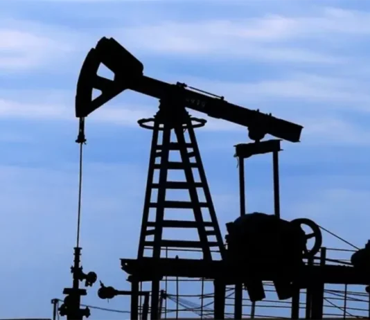 Petróleo arranca el año con precios a la baja: Brent perdió 21% interanual Mercado petrolero arranca el año con precios a la baja: Brent perdió 21% interanual