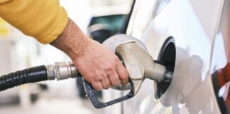 Este es el precio del litro de gasolina en los países de América Latina Un estudio realizado por Global Petrol Prices determinó que a inicios de 2026, el costo promedio del galón de gasolina es de US$ 4,84, mientras que el del litro del combustible globalmente es de US$ 1,28