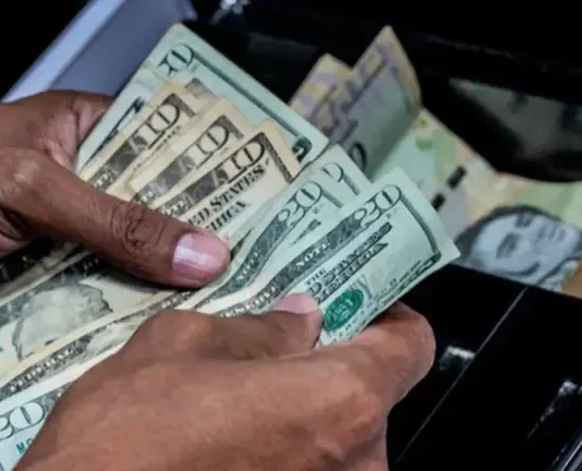 Así se cotizan hoy el dólar y euro BCV