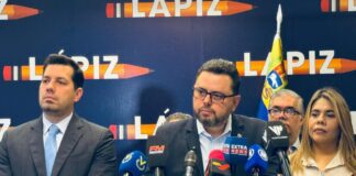 Antonio Ecarri exige la renuncia inmediata del Defensor del Pueblo Antonio Ecarri exige la renuncia inmediata del Defensor del Pueblo