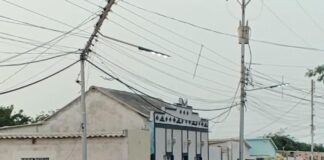 Carirubana| Cerrada calle Acosta de Punta Cardón ante riesgo de un poste a punto de caer