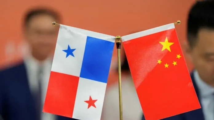 China lanza dura advertencia a Panamá por puertos