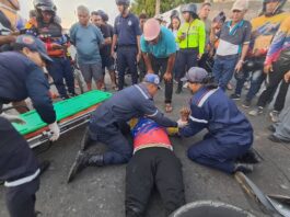 Coro| Colisión entre moto y vehículo dejó dos lesionados