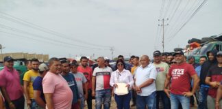 Volqueteros del estado piden la renuncia del presidente de Corfalmi