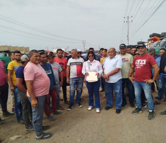 Volqueteros del estado piden la renuncia del presidente de Corfalmi