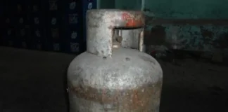 Coro | Iban a detenerlo y amenazó a la policía con hacer estallar una bombona de gas Coro | Iban a detenerlo y amenazó a la policía con hacer estallar una bombona de gas