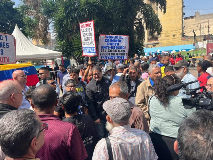 Decanos demandan al Estado por “omisión constitucional” al no aumentar el salario mínimo en cuatro años