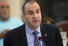 ¿Quién es Larry Devoe, el nuevo Fiscal General encargado?