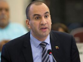 ¿Quién es Larry Devoe, el nuevo Fiscal General encargado?