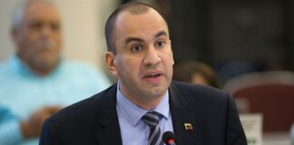 ¿Quién es Larry Devoe, el nuevo Fiscal General encargado?