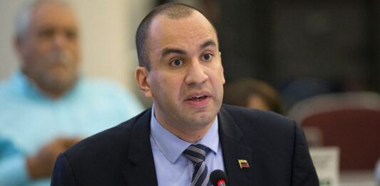 ¿Quién es Larry Devoe, el nuevo Fiscal General encargado?