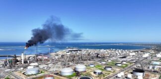 Empresarios en Falcón esperan pagos de Pdvsa para reactivar industria petrolera Empresarios en Falcón plantean a Pdvsa cancelar deudas pendientes para reactivar industria petrolera