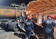 Tucacas| Gandola impactó con estructura de restaurante y dejó un lesionado