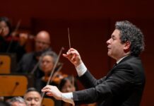 Gustavo Dudamel ganó dos Grammy por su trabajo en el álbum Yanga Gustavo Dudamel ganó dos Grammy por su trabajo en el álbum Yanga