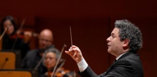 Gustavo Dudamel ganó dos Grammy por su trabajo en el álbum Yanga Gustavo Dudamel ganó dos Grammy por su trabajo en el álbum Yanga