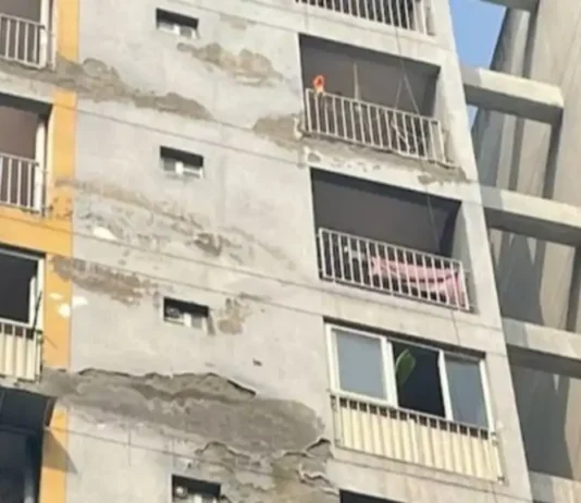 India | Hermanas saltan de un noveno piso porque les prohibieron el uso de sus celulares India | Hermanas saltan de un noveno piso porque les prohibieron el uso de sus celulares