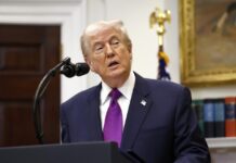 Juez ordena a Trump regresar a venezolanos enviados a cárcel salvadoreña Juez ordena a Trump el regreso a EE UU de venezolanos enviados al Cecot