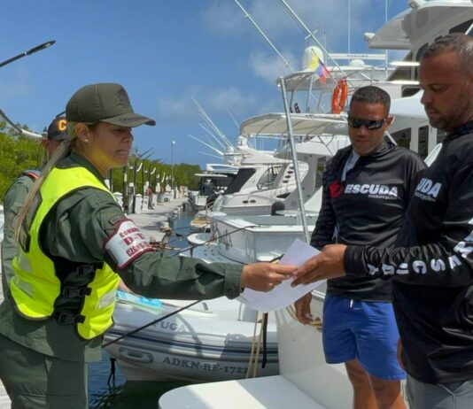 Retienen una embarcación y dos detenidos en Morrocoy