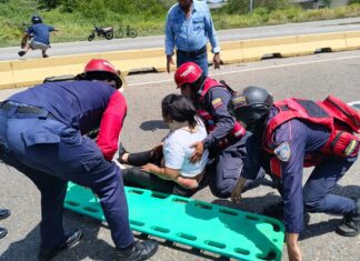 Municipio Silva| Mujer cayó de una moto