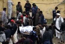 Pakistán | Atentado suicida contra una mezquita chiita dejó 31 muertos Pakistán | Atentado suicida contra una mezquita chiita dejó 31 muertos