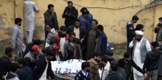 Pakistán | Atentado suicida contra una mezquita chiita dejó 31 muertos Pakistán | Atentado suicida contra una mezquita chiita dejó 31 muertos