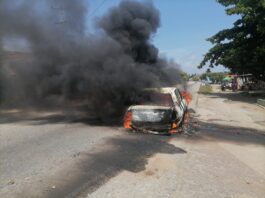 Boca de Aroa| Vehículo ardió en llamas