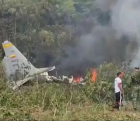 Colombia | Se estrella avión militar con 125 personas a bordo, al menos 48 son rescatadas Colombia | Se estrella avión militar con 125 personas a bordo, al menos 48 son rescatadas