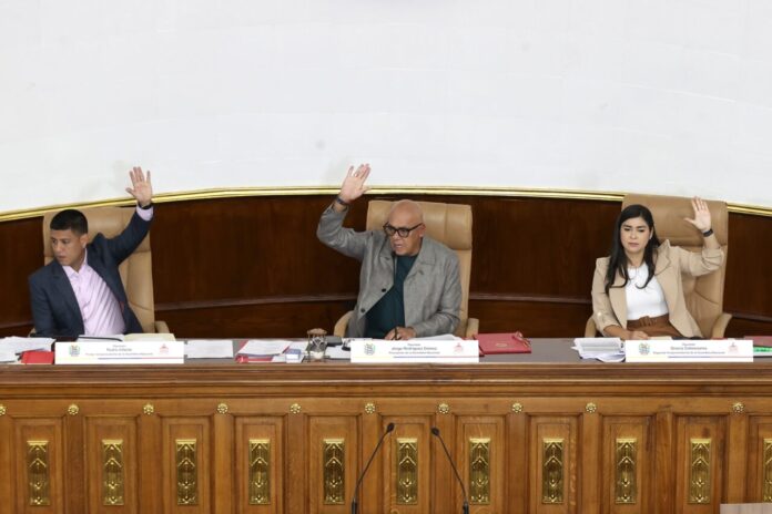 Asamblea-Nacional-aprobó-ley-para-simplificar-trámites-Venezuela Asamblea Nacional aprobó ley para simplificar trámites en Venezuela