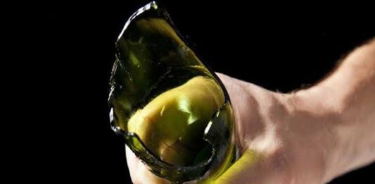 Municipio Carirubana| Le cortaron la cara con un pico de botella