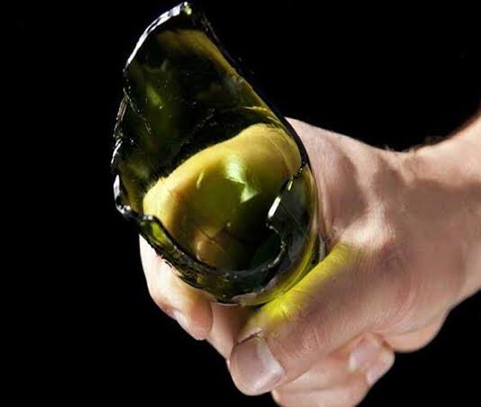 Municipio Carirubana| Le cortaron la cara con un pico de botella