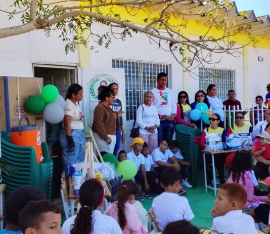 U.E.N Maestra Haydee del Carmen Dumont recibe dotación de la Comuna