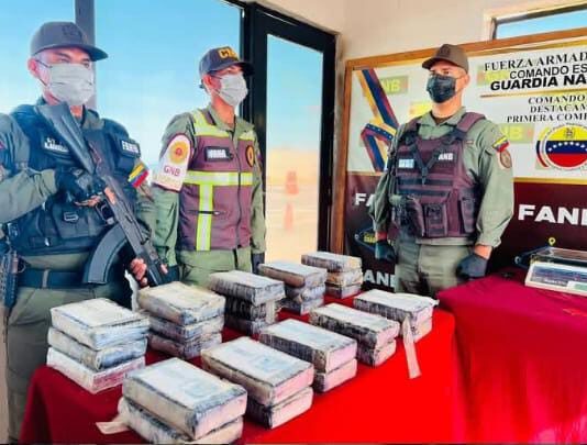 Municipio Silva| Incautan 26 panelas de cocaína