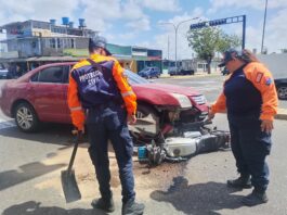 Punto Fijo| Colisión entre moto y vehículo dejó daños materiales