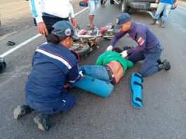 Coro| Dos motorizados lesionados al colisionar con una gandola