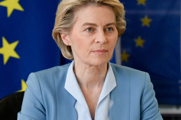 Comisión-Europea-urge-a-líderes-mundiales-golpe-económico-guerra-larga-Ursula-Von-Der-Leyen Comisión Europea urge a los líderes a prepararse para el golpe económico de una guerra larga