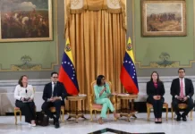 Delcy Rodríguez convoca a inversionistas mundiales desde Miraflores Delcy Rodríguez convoca a inversionistas mundiales desde Miraflores