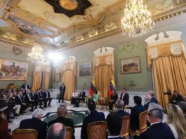 Delcy Rodríguez oficializa comisión que viajará a EEUU Delcy Rodríguez oficializa comisión que viajará a EEUU