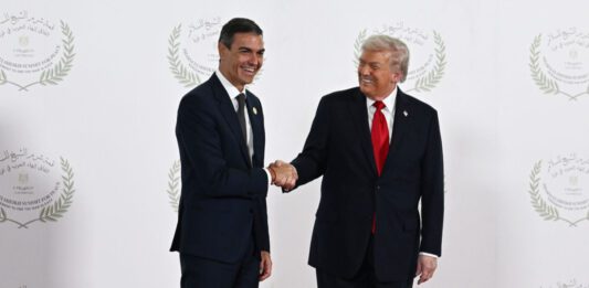 España responde a Trump: «Debe respetar la legalidad y los acuerdos con la UE” España responde a Trump: "Debe respetar la legalidad y los acuerdos con la UE”