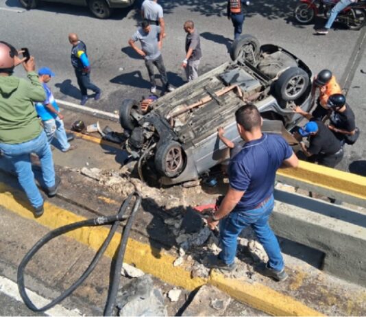 Bombero y dos miembros de su familia fallecieron tras siniestro vial